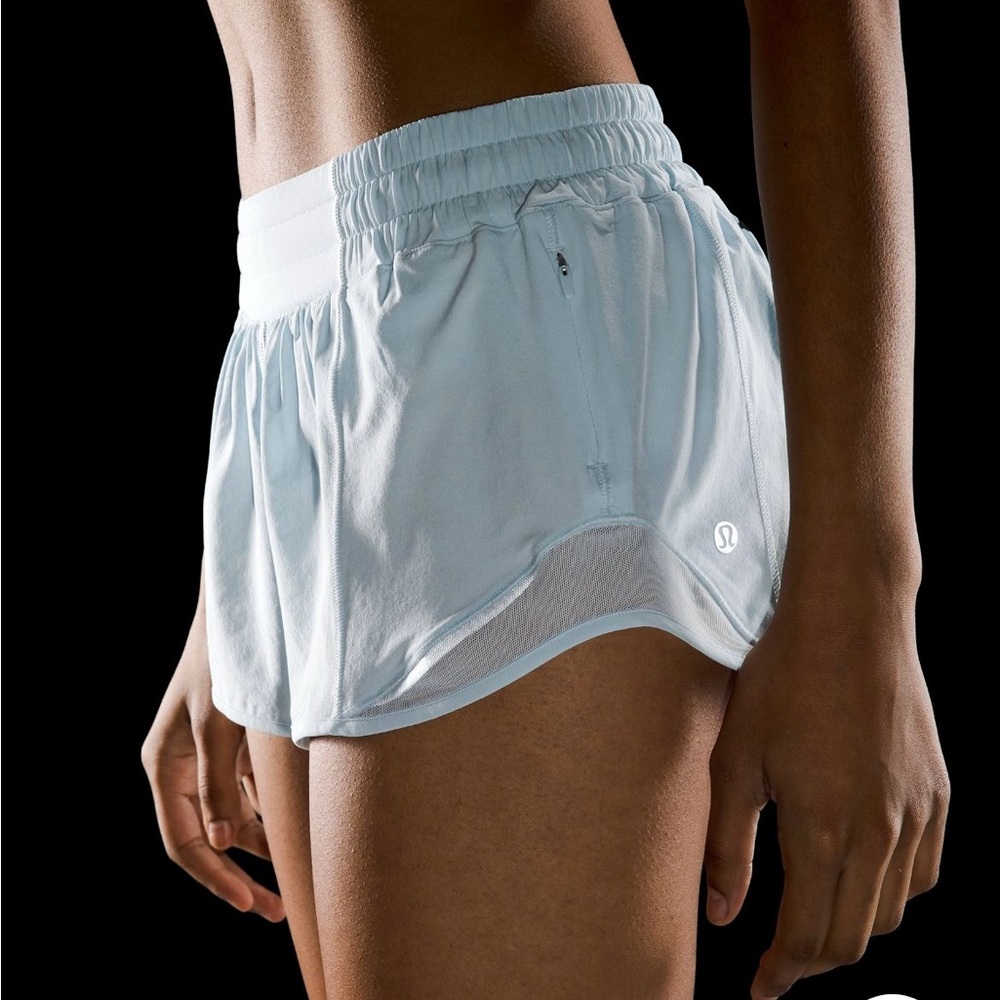 NWT (8) or (M) LuLuLemon hotty hot shorts